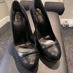 COLE HANN - Black Closed Toe Pump
